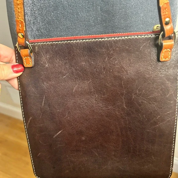 Dooney & Bourke Chocolate Brown and Red Accent Crossbody leather Bag like new! - Picture 2 of 12